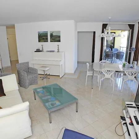 Casa Robinia App 4000 *